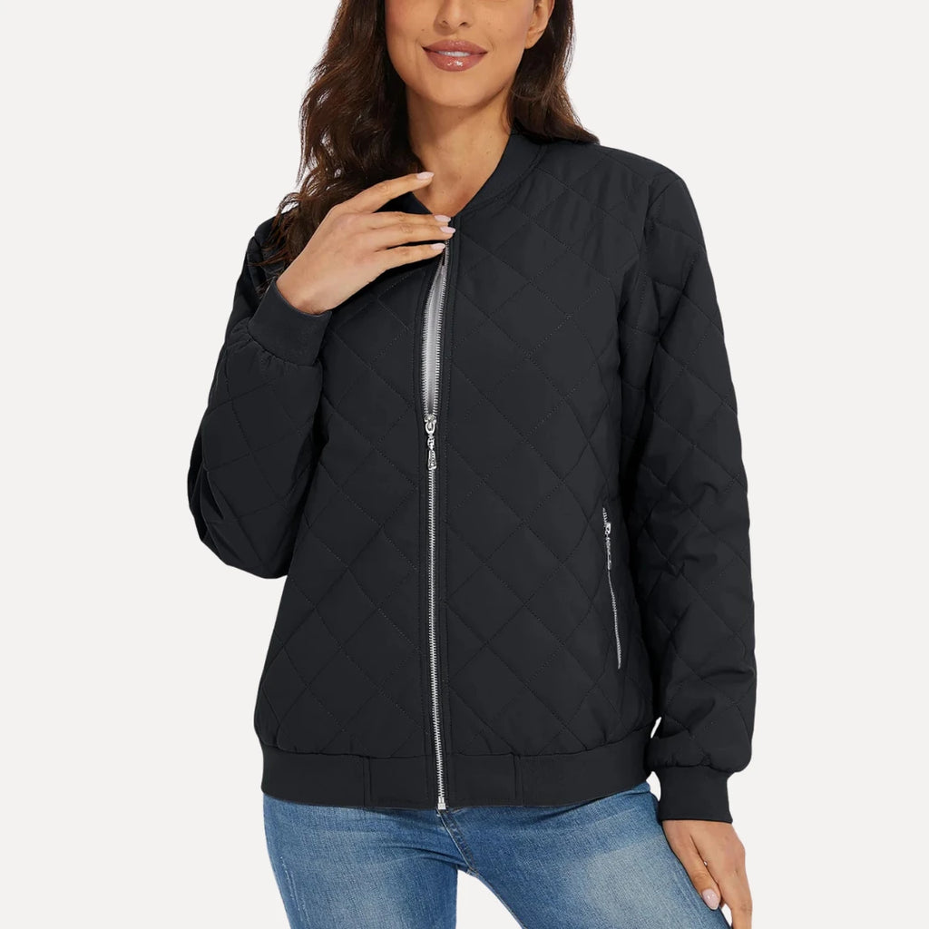 Dominika – Pikowana bomberka na zimę