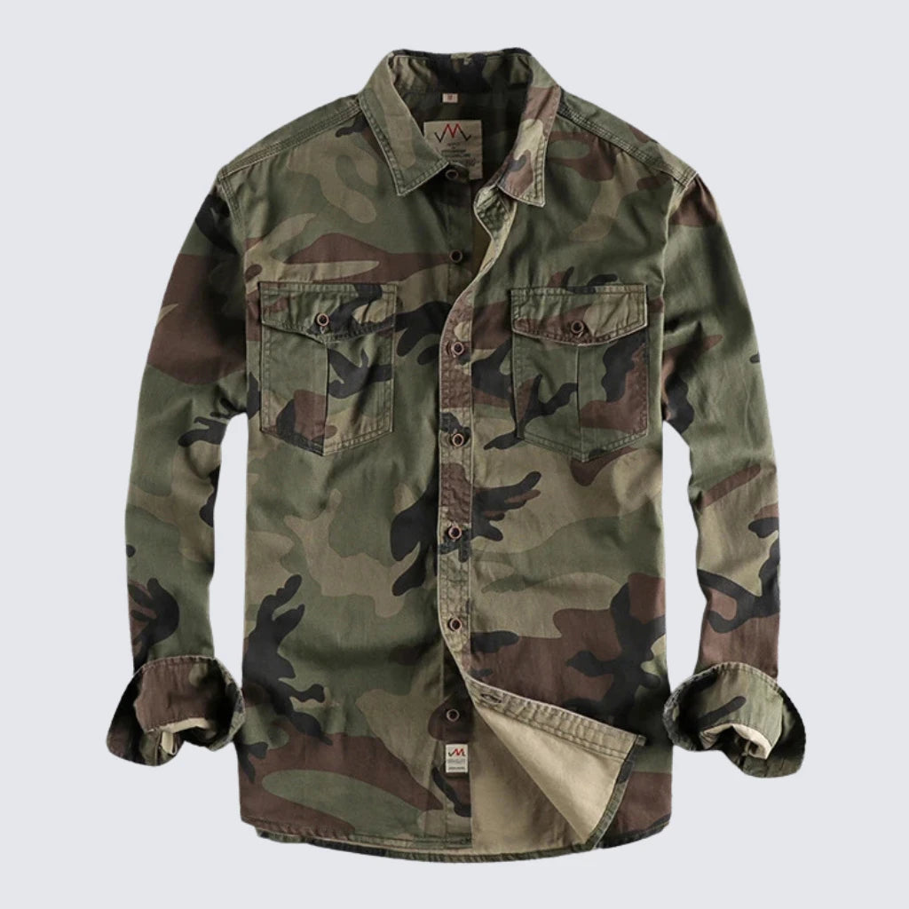 Kamil – Koszula cargo w kamuflażu