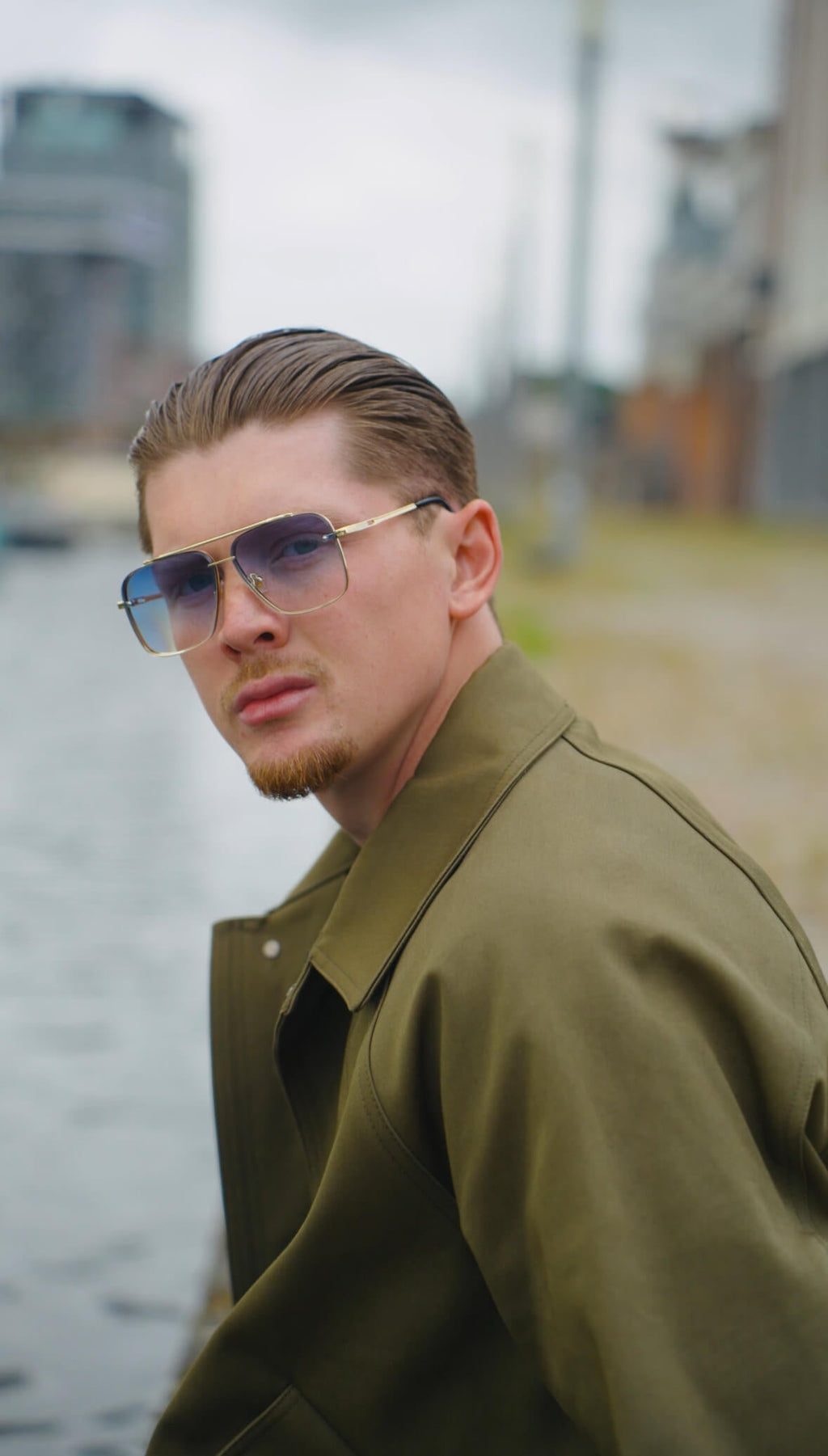 Okulary Aviator — styl który budza szacunek