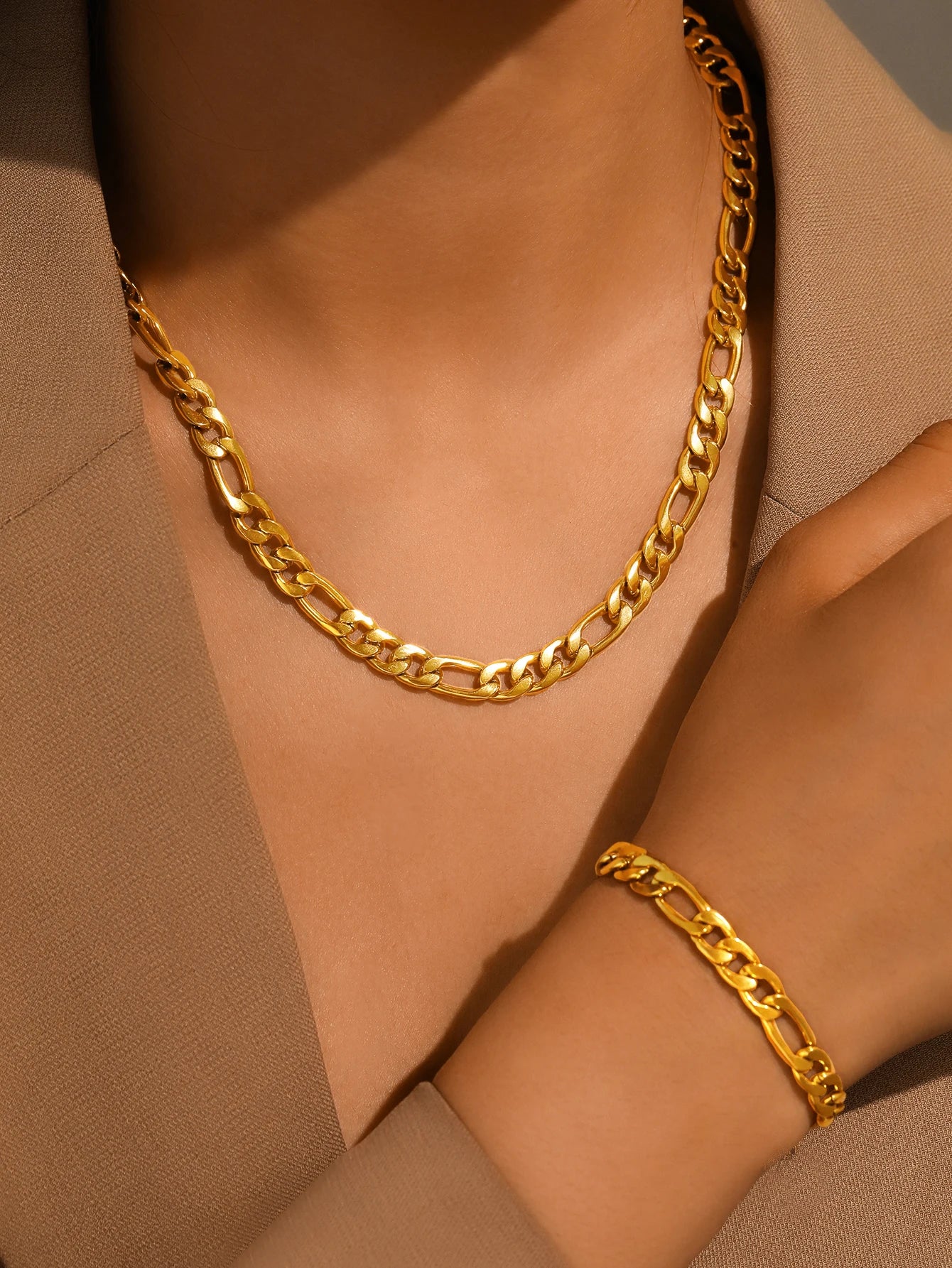 Kacper – Prosty zestaw biżuterii na każdą okazję