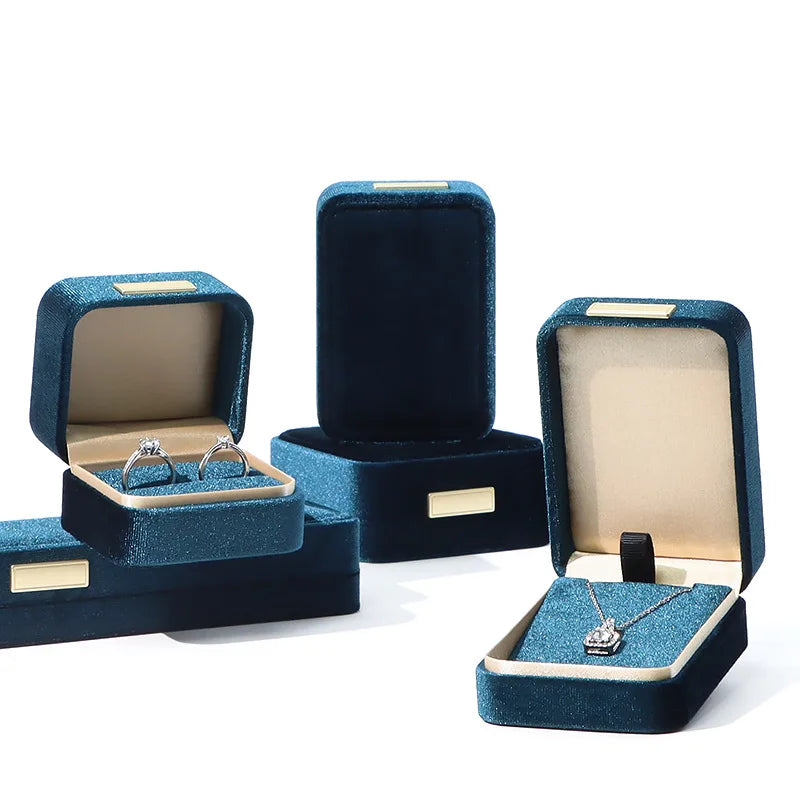 Natalia – Szkatułka na biżuterię w stylu glamour