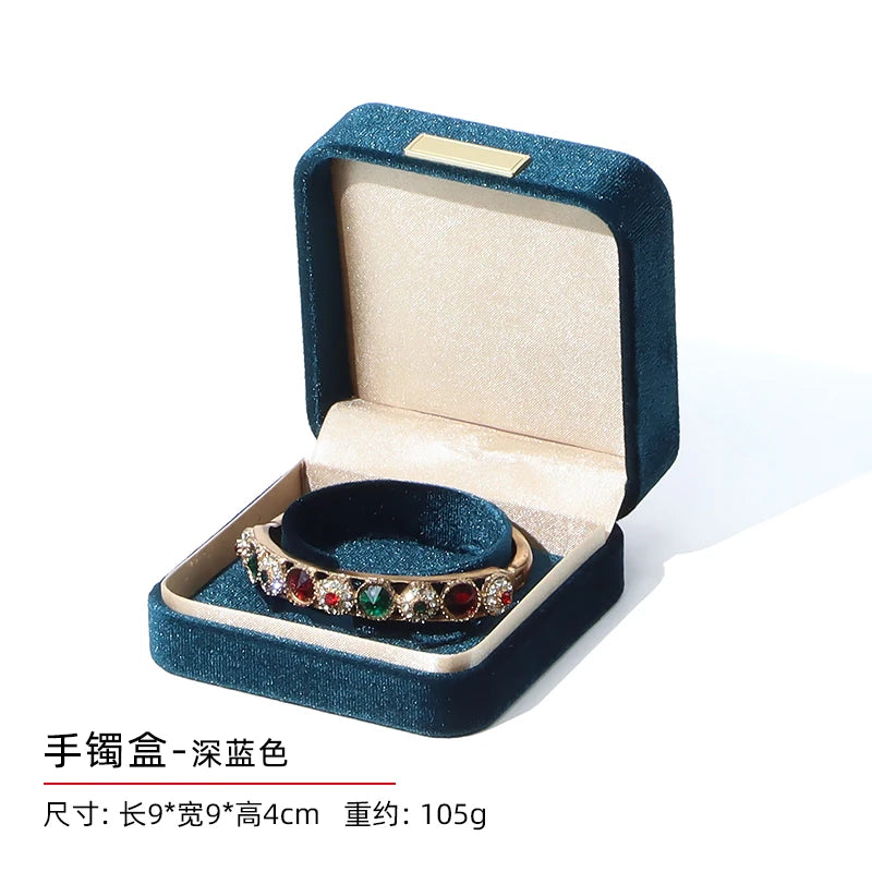 Natalia – Szkatułka na biżuterię w stylu glamour