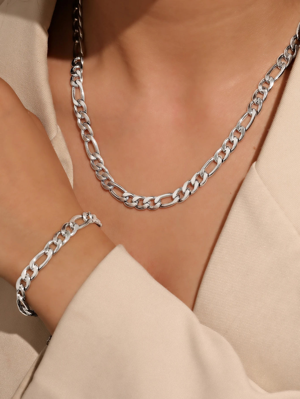 Kacper – Prosty zestaw biżuterii na każdą okazję