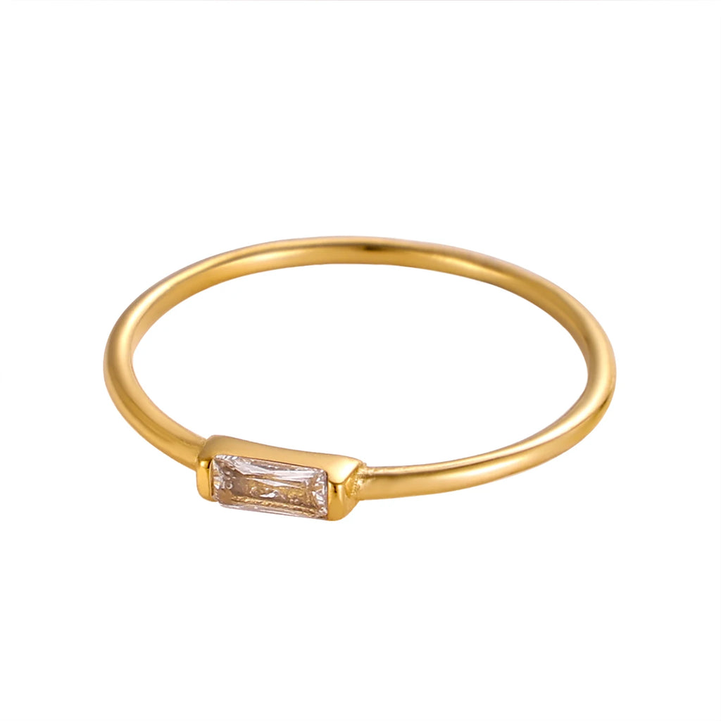 Natalia – Minimalistyczny pierścionek z cyrkonem