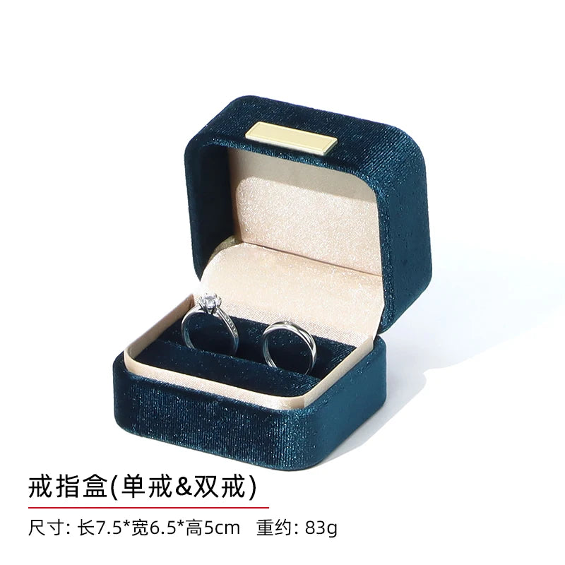 Natalia – Szkatułka na biżuterię w stylu glamour