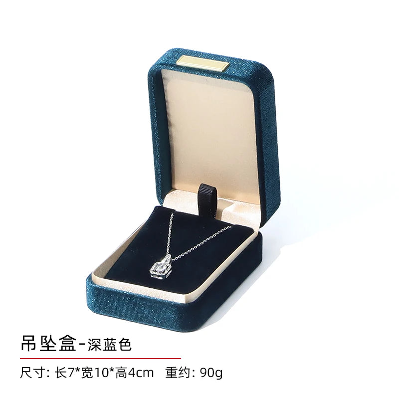 Natalia – Szkatułka na biżuterię w stylu glamour