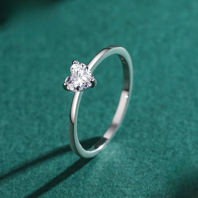 Klaudia – Pierścionek z sercem na wesele