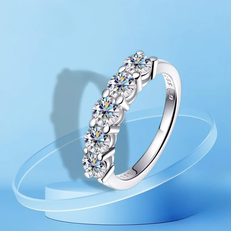 Katarzyna – Pierścionek zaręczynowy z moissanitem