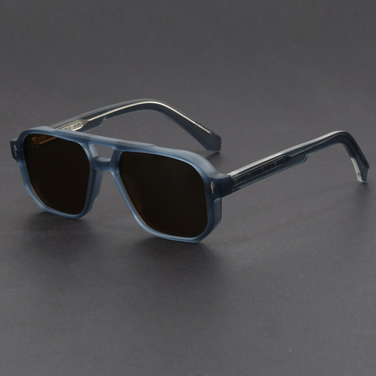 Okulary Aviator — styl który trwa