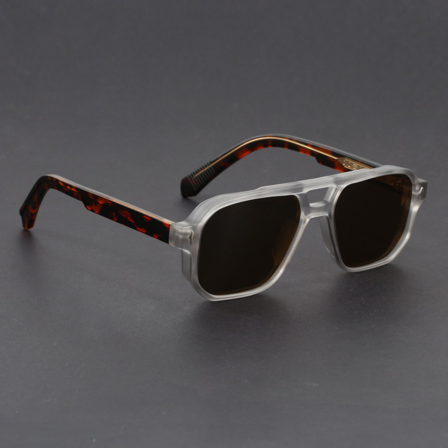 Okulary Aviator — styl który trwa