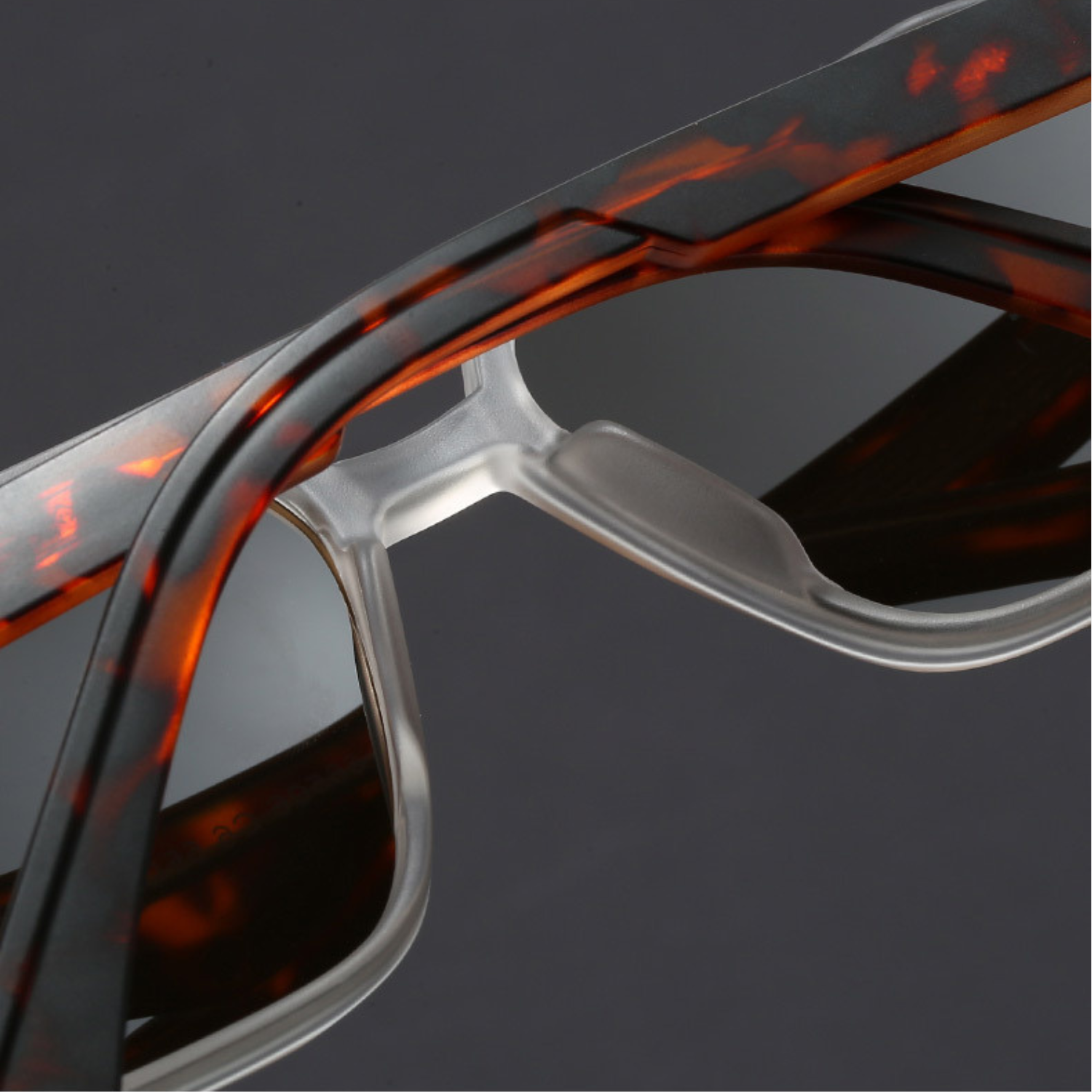 Okulary Aviator — styl który trwa