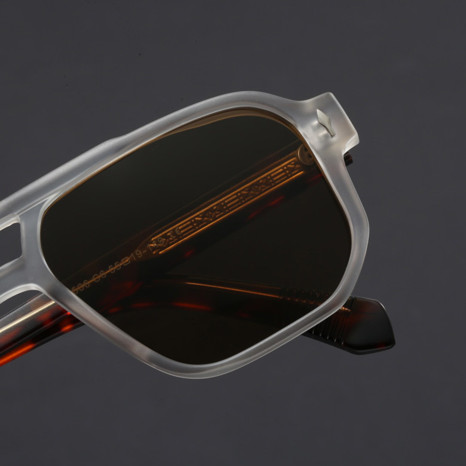 Okulary Aviator — styl który trwa